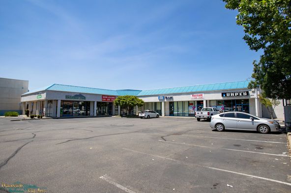 Multi-Tenant Commercial Building: 2070 Churn Creek Rd, Redding, CA 96002